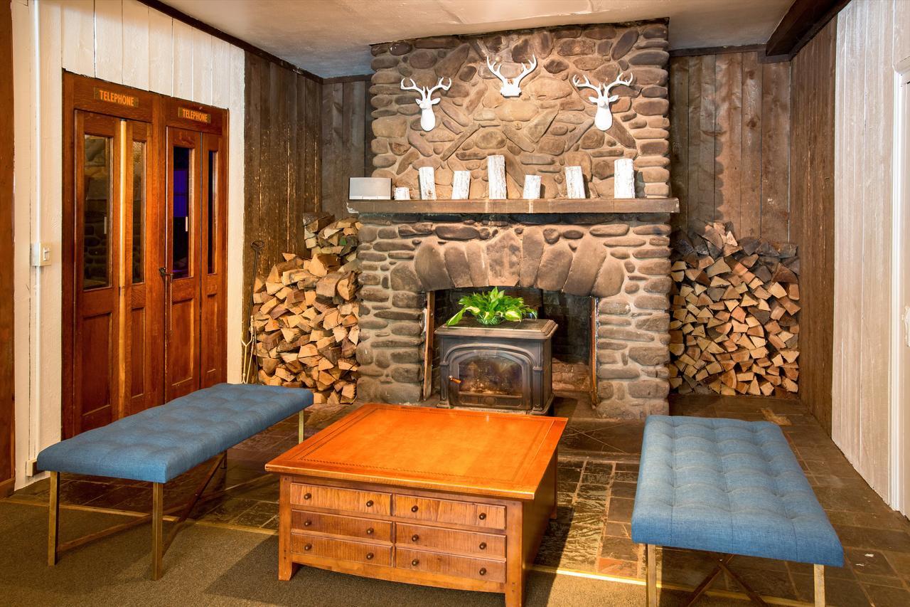 Pine Hill Arms Hotel Bagian luar foto