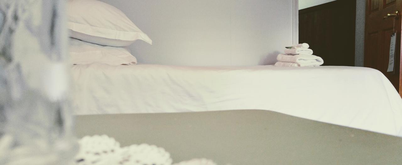 Pine Hill Arms Hotel Bagian luar foto