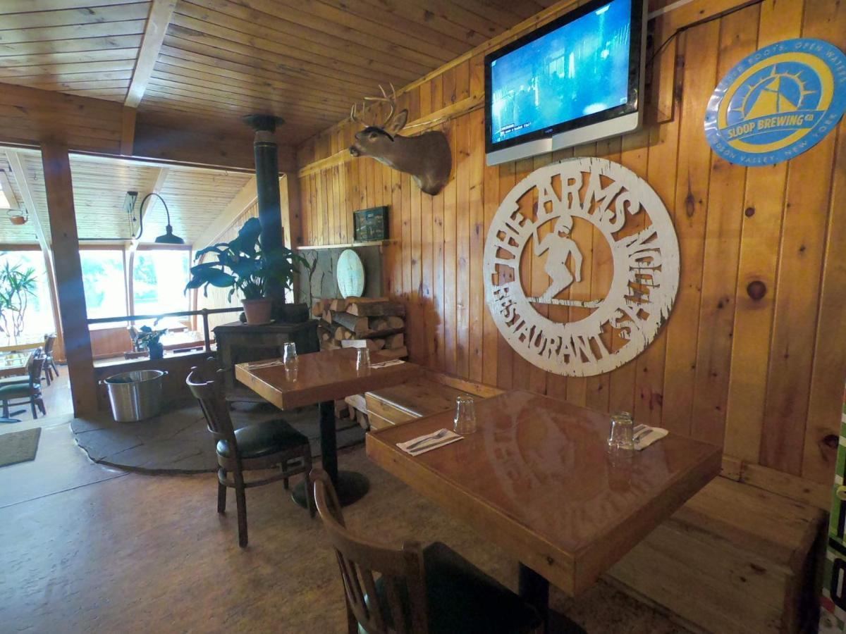 Pine Hill Arms Hotel Bagian luar foto